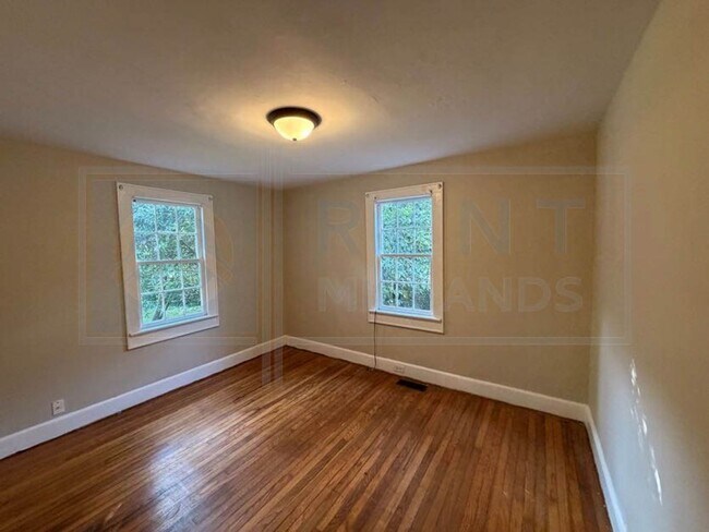 Building Photo - 3 Bedroom Home Available in Columbia