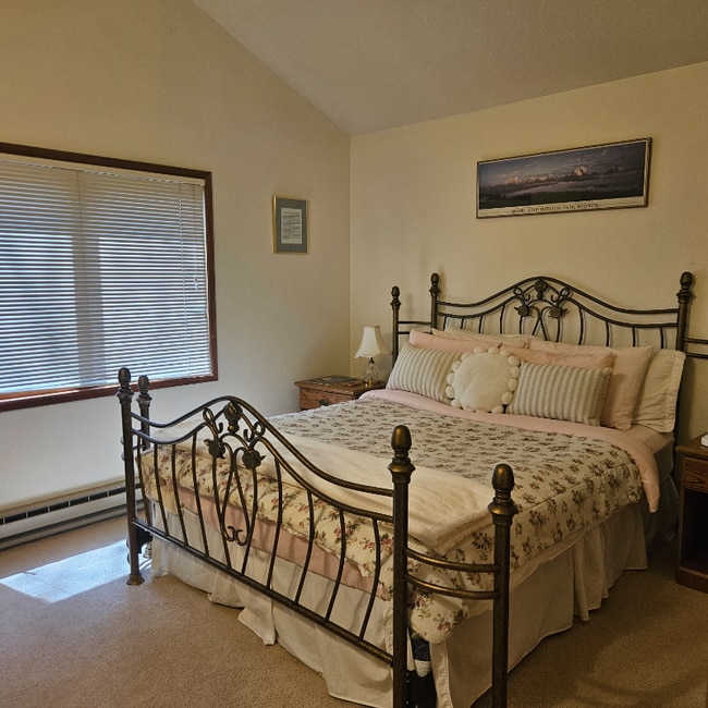 Building Photo - 256 Mallard Loop