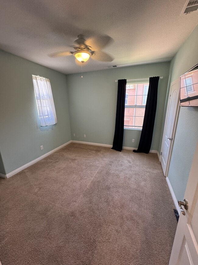 Building Photo - 851 Antilla Way