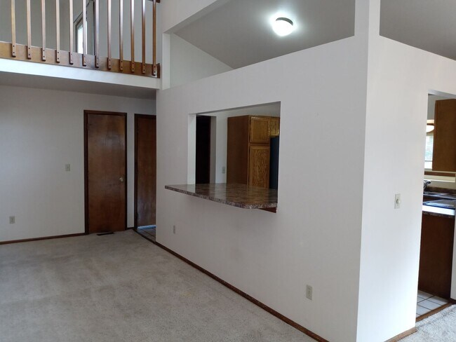 Building Photo - 5292 Cracker Barrel Cir
