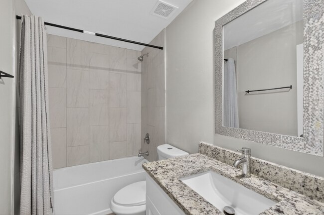 Building Photo - 839 Bedford Dr