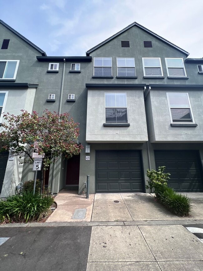 Primary Photo - Nor Cal Realty Inc, 3 bedroom 3 bath townhouse with 2 car garage