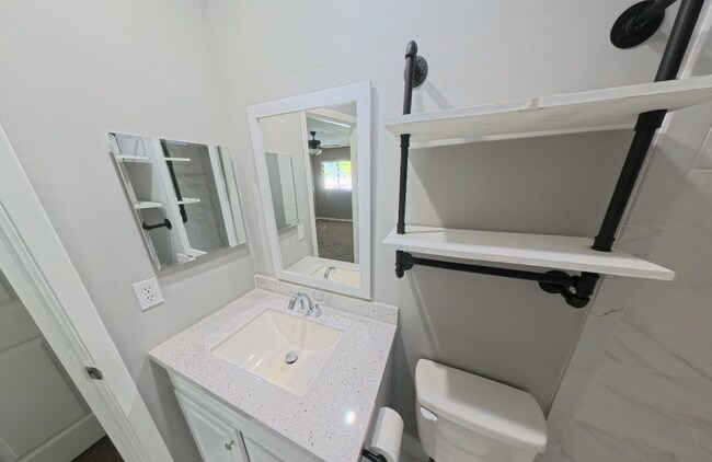 Building Photo - "Charming 3-Bedroom Retreat on Daisy Lane – Your Cozy Jacksonville Sanctuary!"