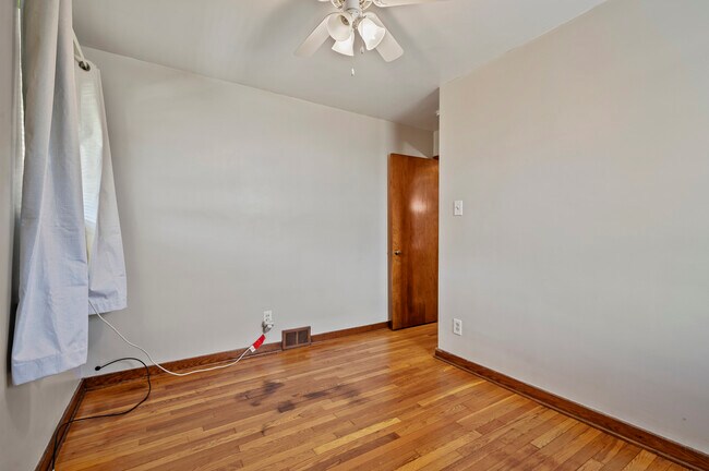Building Photo - 1441 Lincoln Way