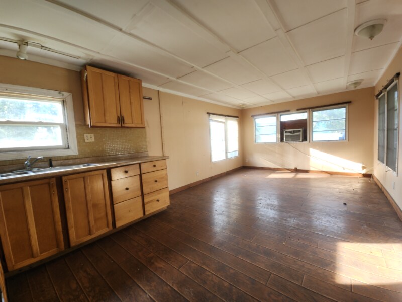 Building Photo - 2320 Bee Ridge Rd