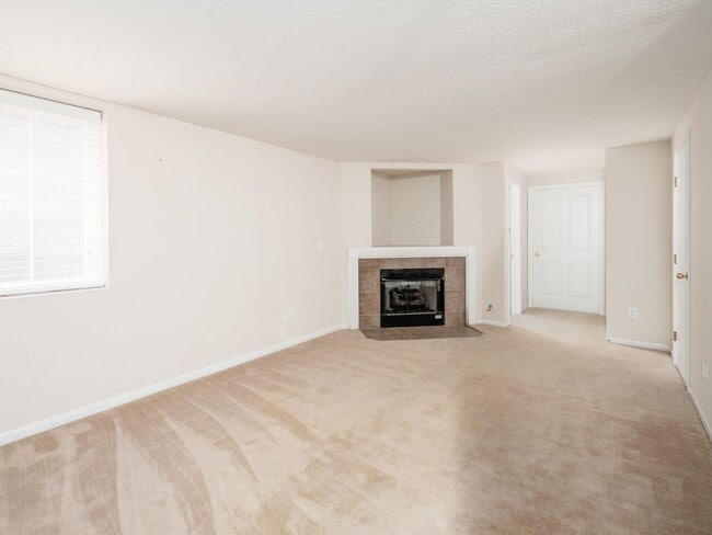 Building Photo - 53 Traditions Way