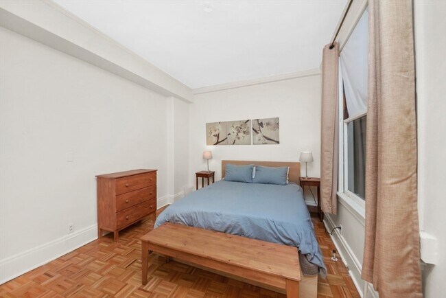 Building Photo - 21 Beacon St