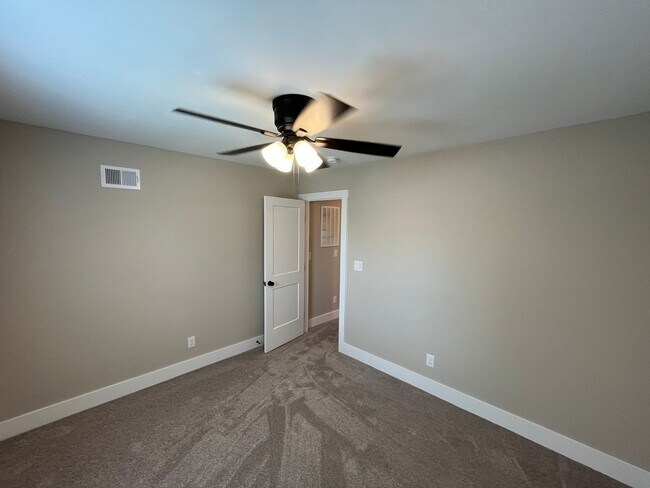 Building Photo - 1775 Ralee Dr