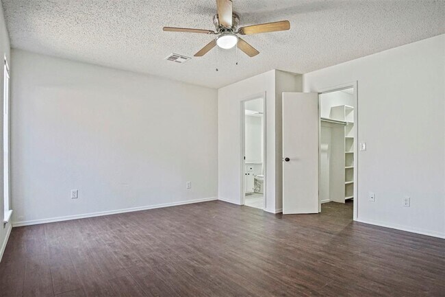 Building Photo - 8408 NW 109th St