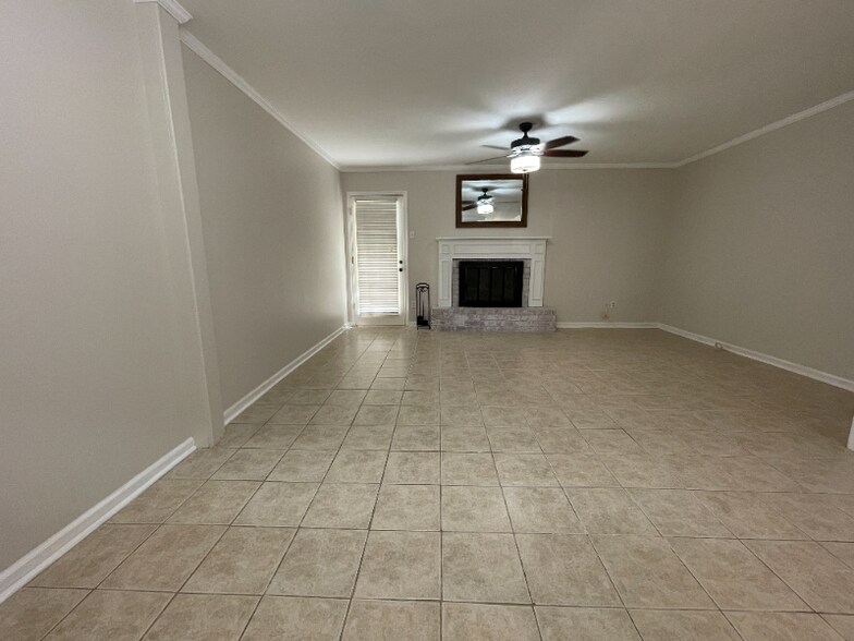 Building Photo - 136 Southfield Pkwy