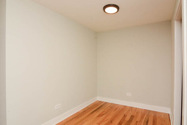 Building Photo - 696 Elm Pl