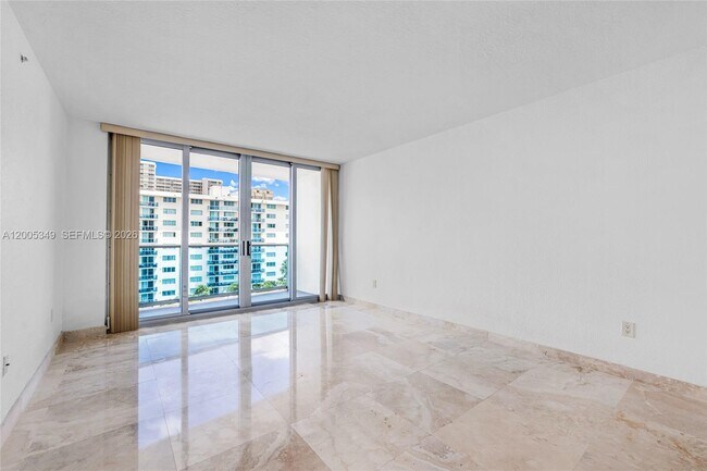 Building Photo - 7501 E Treasure Dr