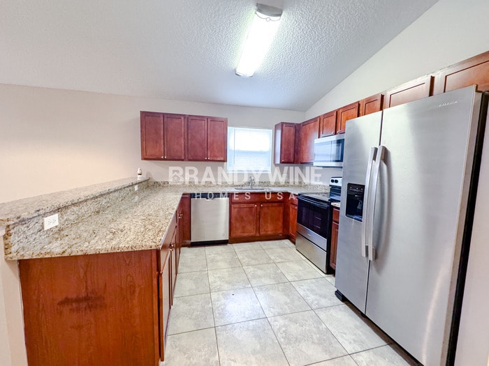 Building Photo - 628 4th Ave S