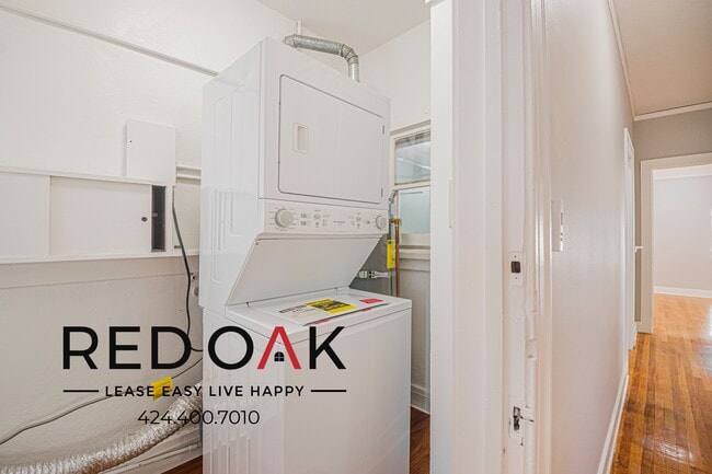 Building Photo - 149 S Sycamore Ave