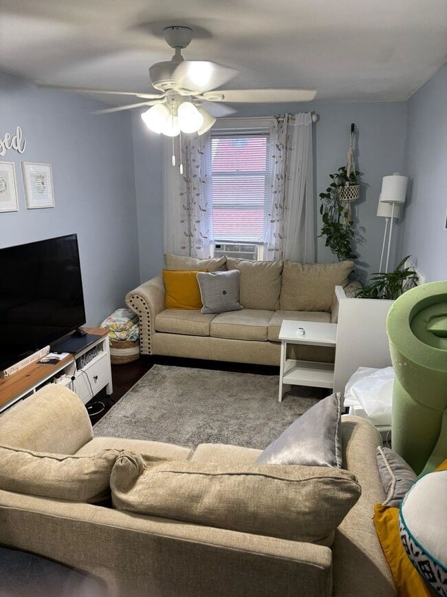 Primary Photo - 481 Ave E