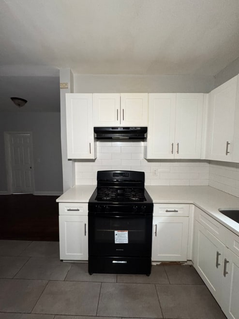 Building Photo - 51 Summit Ave