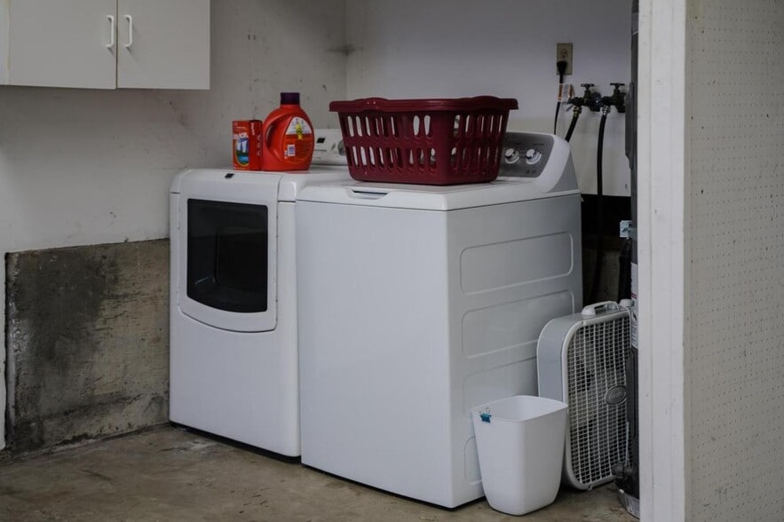 Building Photo - 312 S Nebraska St