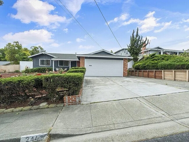 Building Photo - 2448 Mahan Way