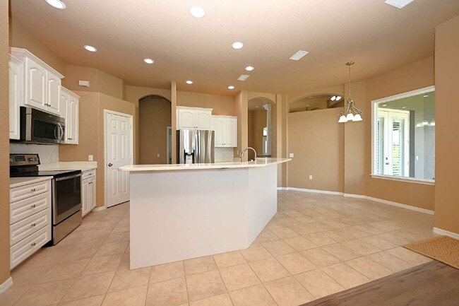 Building Photo - 2618 High Ridge Dr