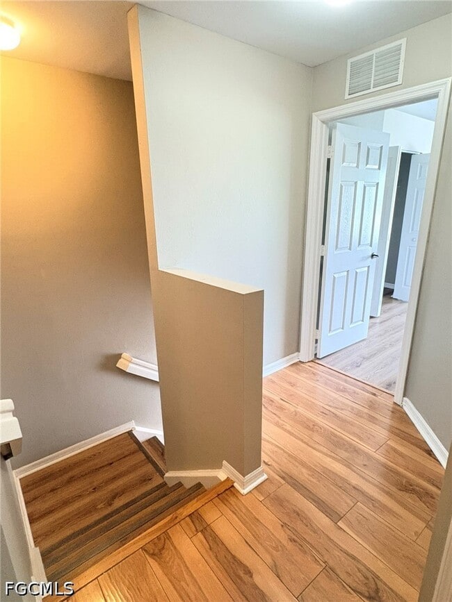 Building Photo - 3643 Pine Oak Cir