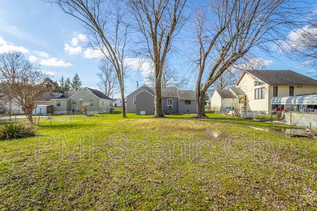 Building Photo - 210 Chickamauga Rd