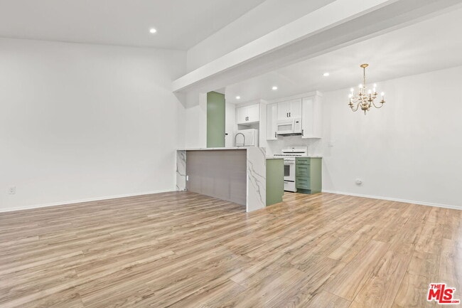 Building Photo - 5500 Lindley Ave