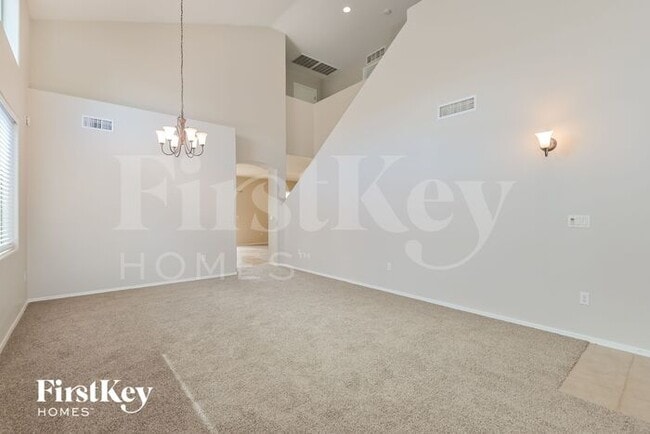 Building Photo - 10616 S Lucius Dr