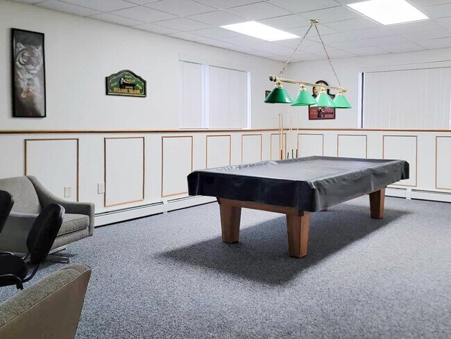 Building Photo - 8 Strawberry Bank Rd