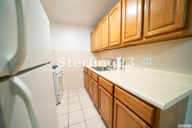 Building Photo - 2 bedroom in ASTORIA NY 11105