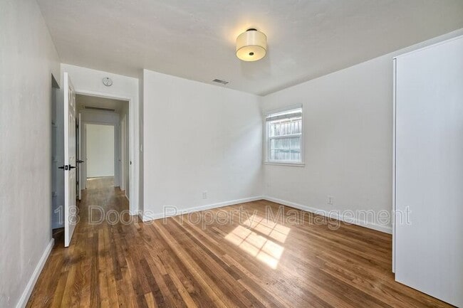 Building Photo - 254 G Ave