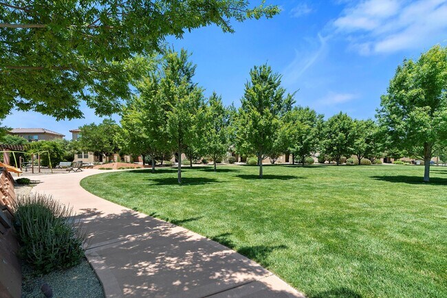 Building Photo - 2316 Penn Ave SE