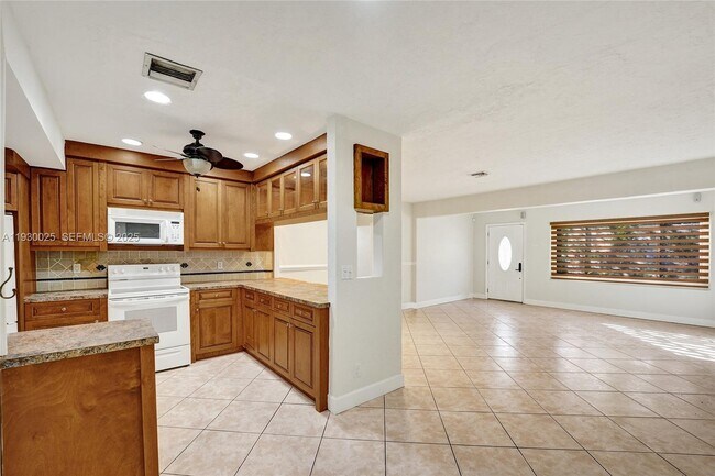 Building Photo - 2611 Roosevelt St