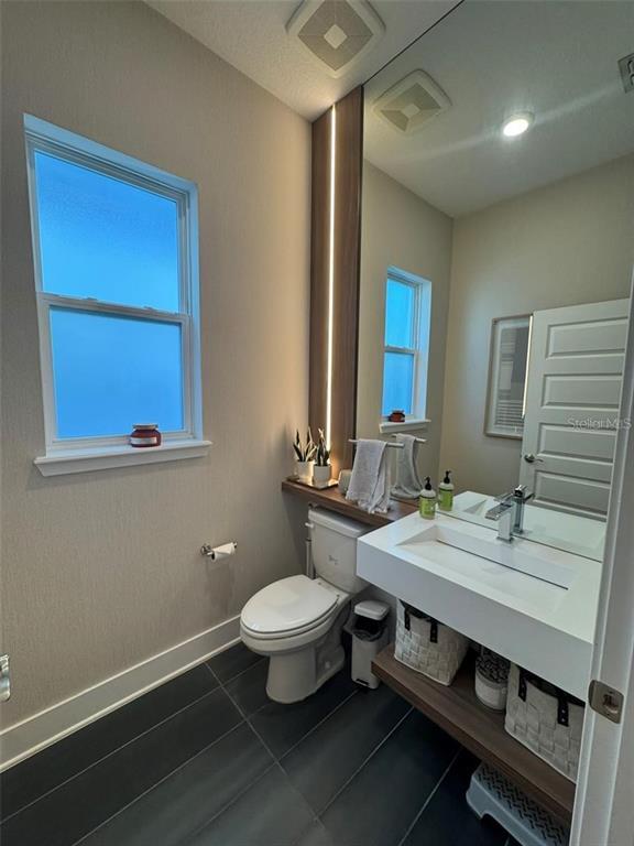 Building Photo - 14931 Lebeau Lp