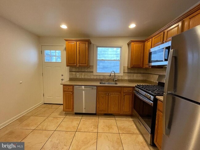 Building Photo - 1315 S Howard St