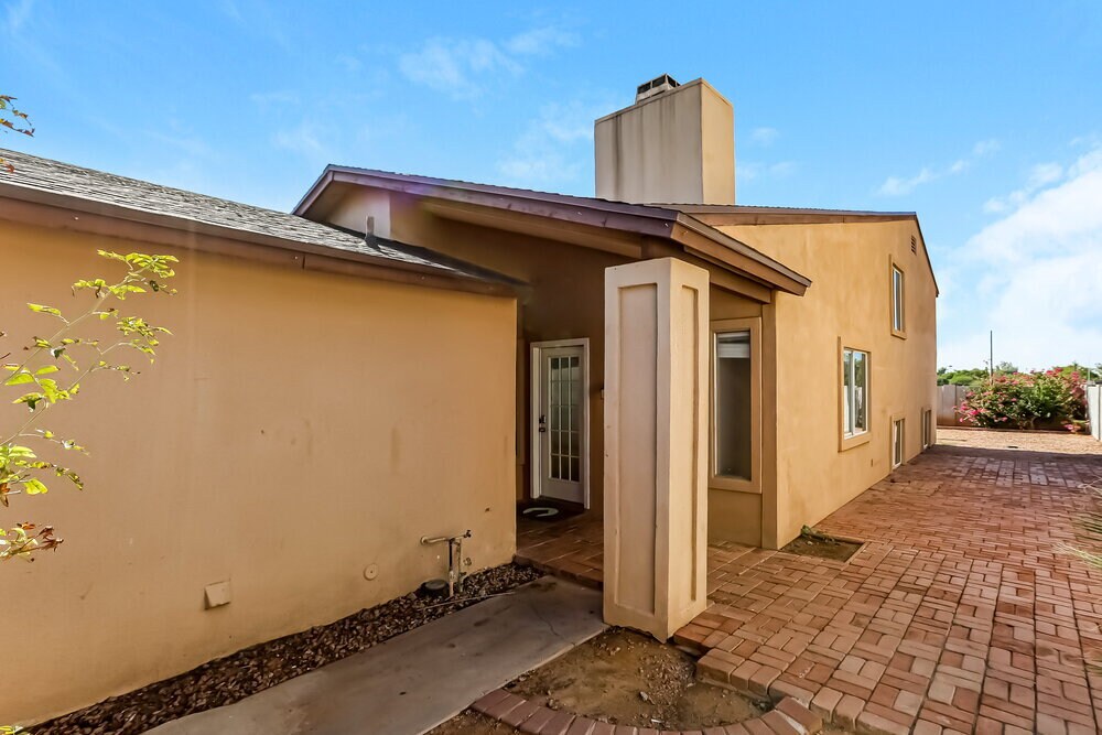 Building Photo - 4327 E Contessa St