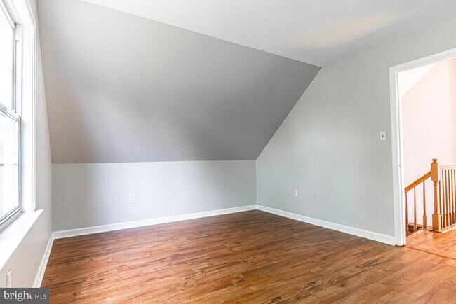 Building Photo - 121 Nottingham Ct