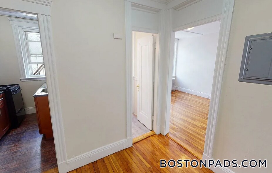Building Photo - 1191 Boylston St