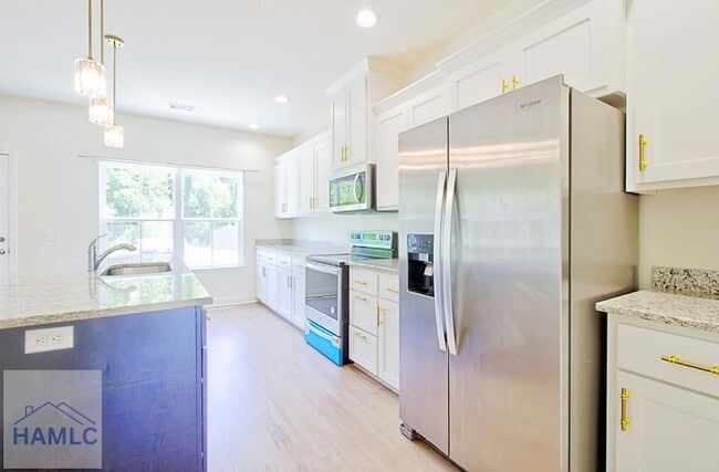 Building Photo - 991 Meloney Dr