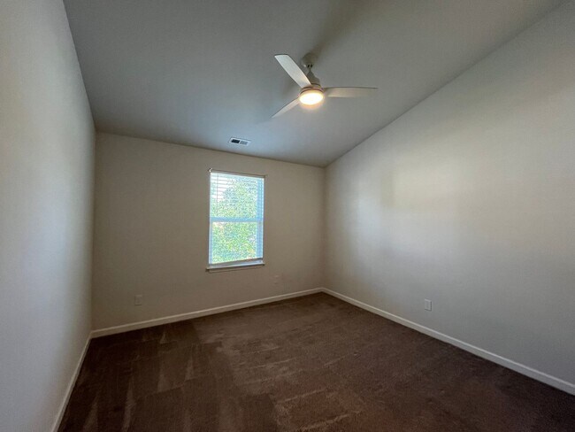Building Photo - 1643 KIlldeer Ln