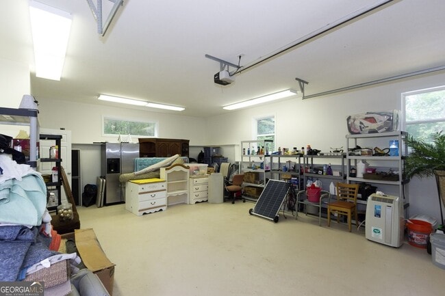 Building Photo - 5166 Wheeler Dr