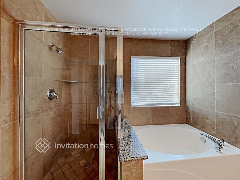 Building Photo - 6135 Yucca Fields Ct