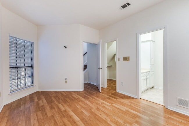 Building Photo - 3909 Rawlins St