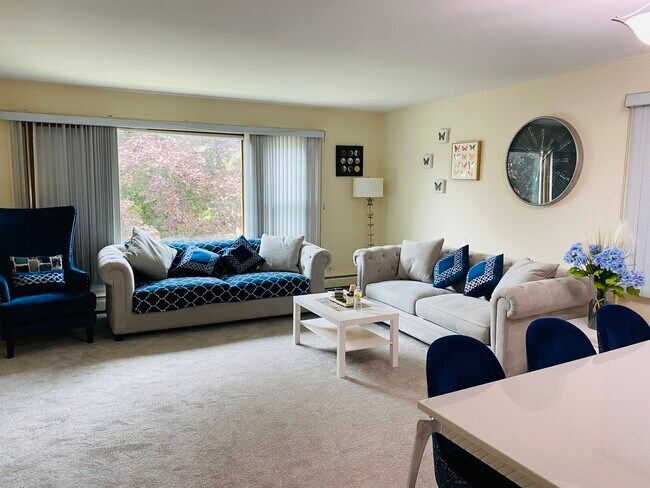 Building Photo - 6217 W Huntington St