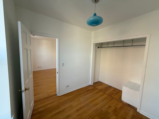 Building Photo - 1401 W Erie St