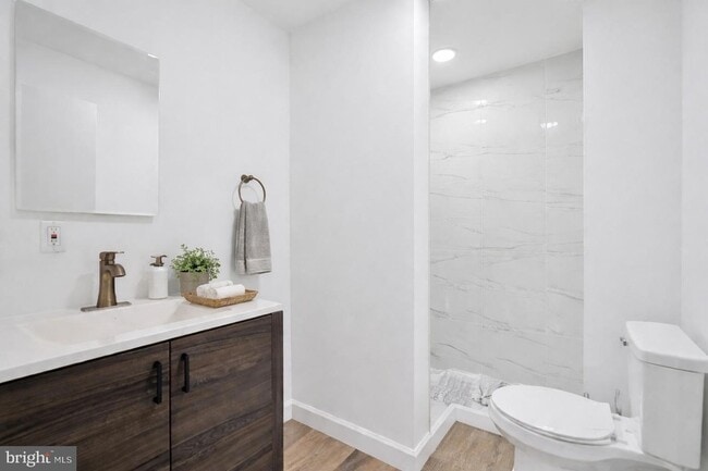 Building Photo - 2040 Frankford Ave