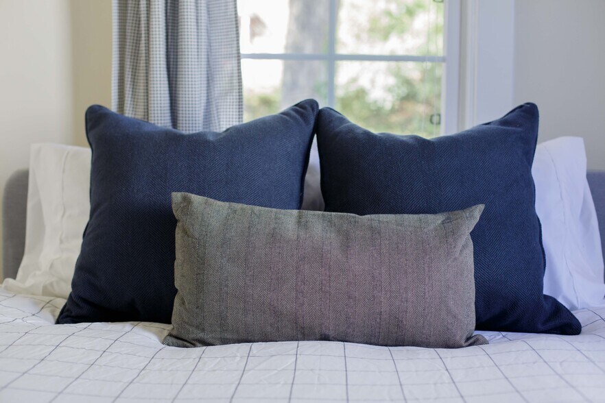 Building Photo - 1602 Monticello Rd