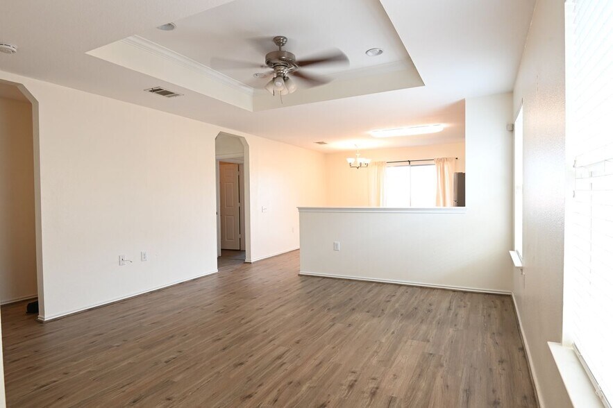 Building Photo - 5820 Angel Dr