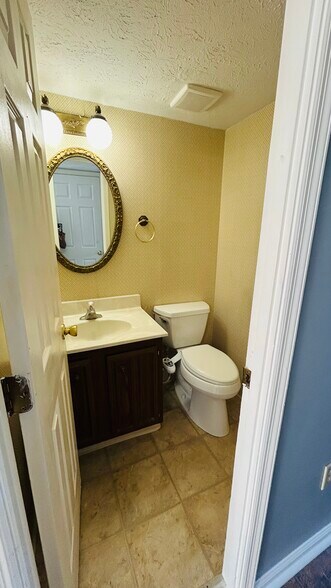 Building Photo - 10875 Ponds Ln