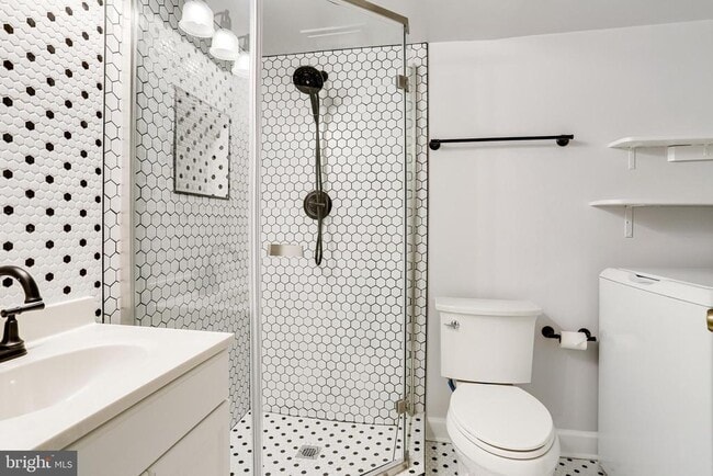 Building Photo - 2822 S Buchanan St