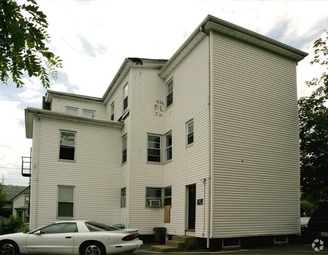 271273 Belmont St 271273 Belmont St Brockton MA 02301 Apartment
